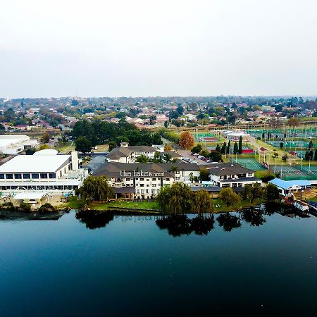 The Lakes Hotel & Conference Centre Benoni Exteriör bild