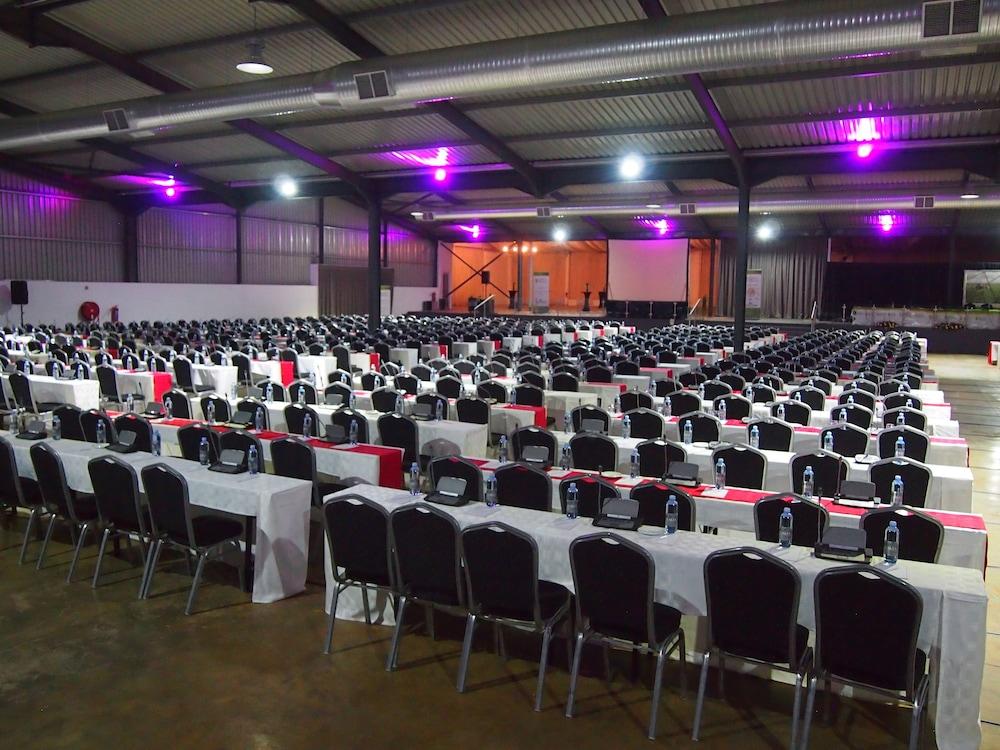 The Lakes Hotel & Conference Centre Benoni Exteriör bild