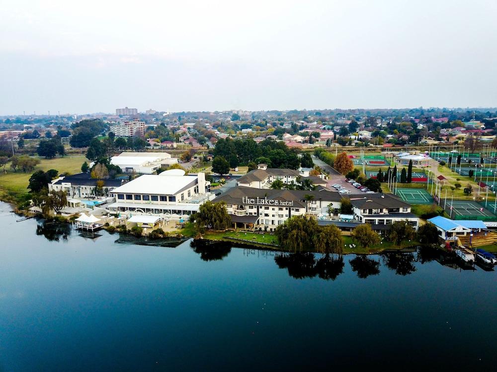 The Lakes Hotel & Conference Centre Benoni Exteriör bild