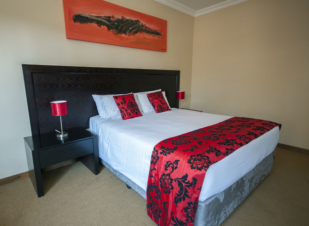 The Lakes Hotel & Conference Centre Benoni Exteriör bild