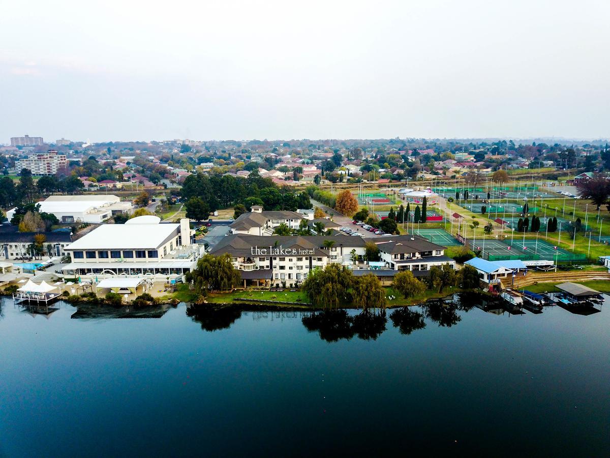 The Lakes Hotel & Conference Centre Benoni Exteriör bild